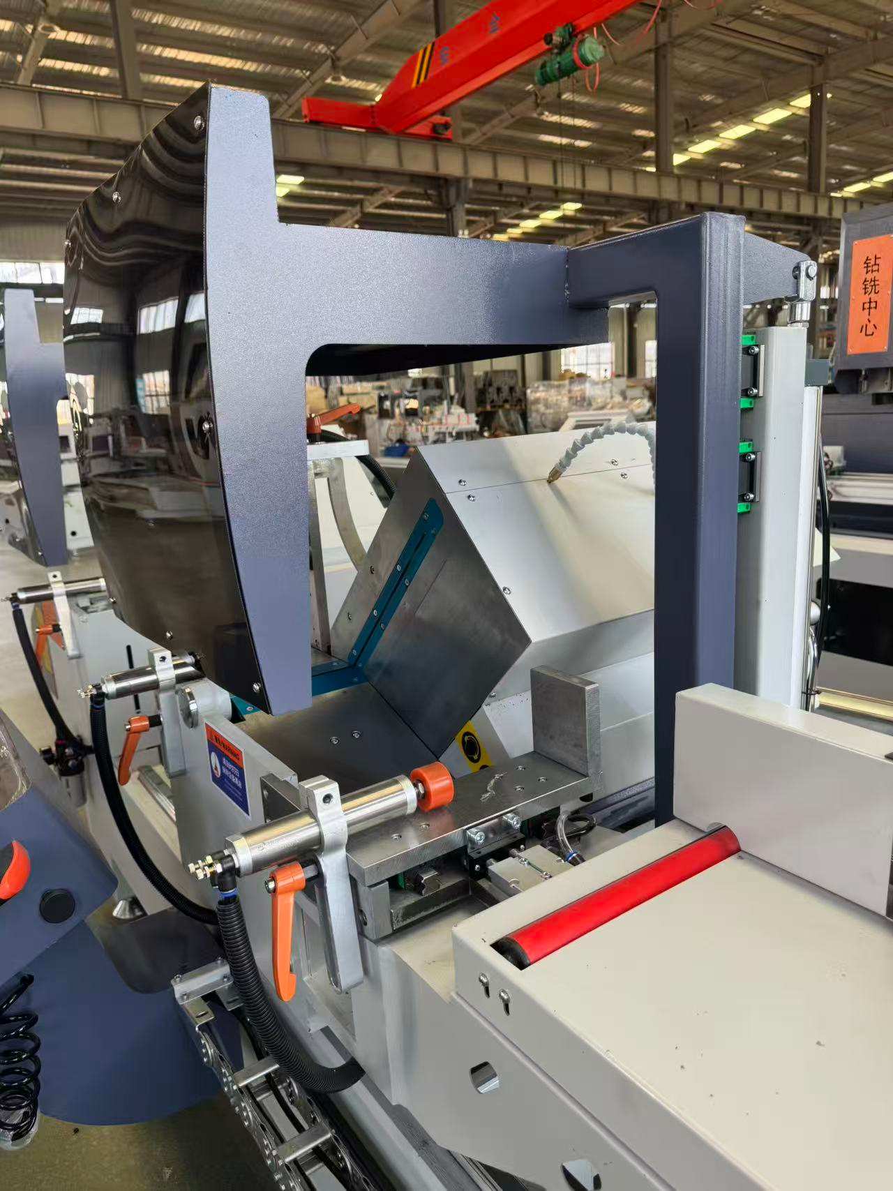 550 CNC Swing Amach Sábha Táirgthe Ard-Imleabhar, 45°/90°