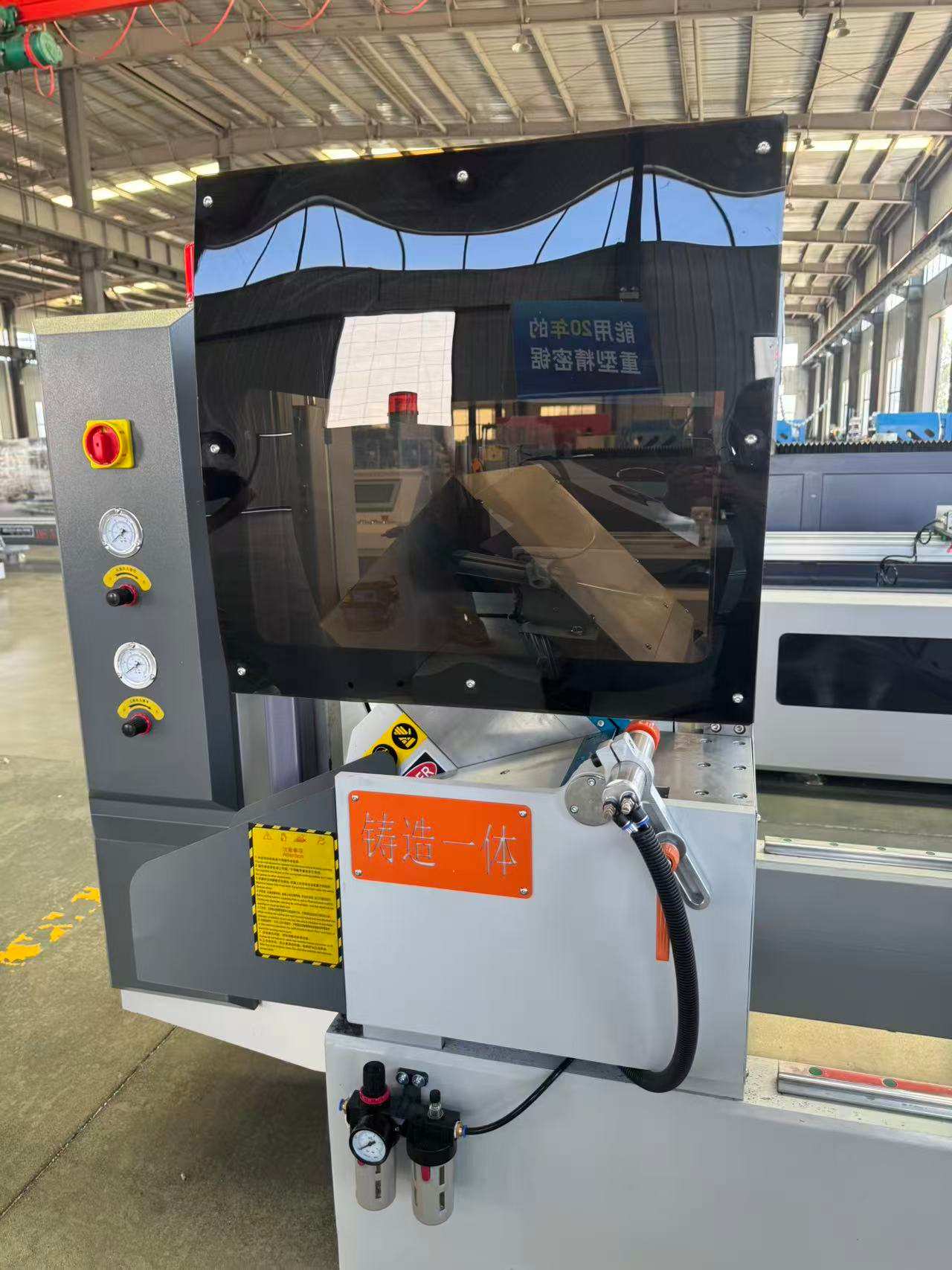 550 CNC Sábha Beachtais Swing Amach, 45°/90°