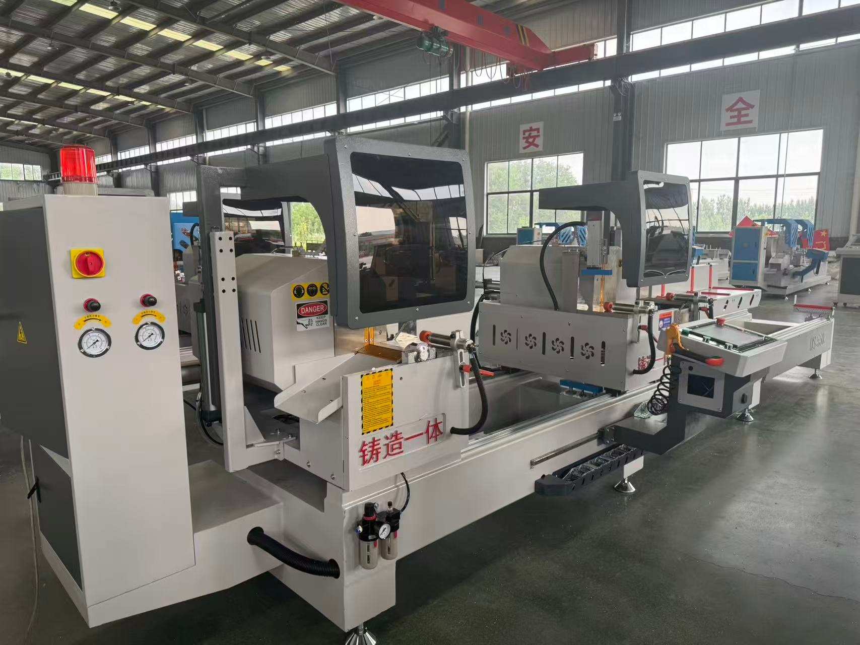 550 CNC Sábha Gearradh Beachtais, Fad Seasta, 45°/90°