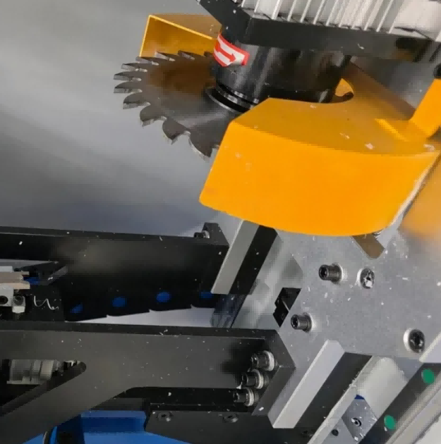 Meaisín Glanadh Cúinne PVC CNC do Windows